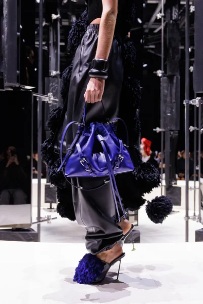 Look 84